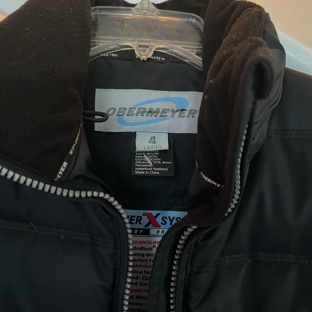 Woman’s Obermeyer Black Ski Jacket